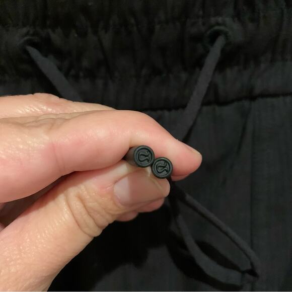 Lululemon Beyond the Studio Drawstring Crop Pants Black Size 6 Athleisure Travel - Picture 12 of 16